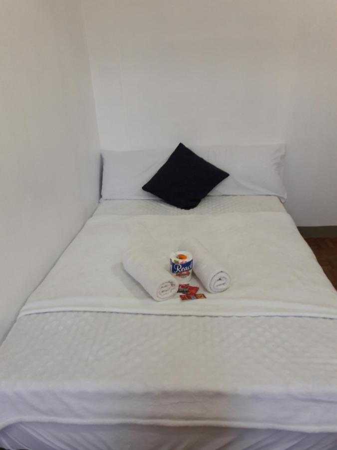 Ekonumi Rooms At Moonwalk Paranaque Paranaque City Exterior photo